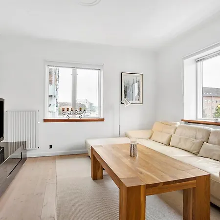 Cozy 2-bed In